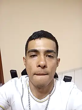 Snapshot of El-jhon chatting on November 2025 03:56:01 AM El-jhon online show from November 2025 03:56:01 AM