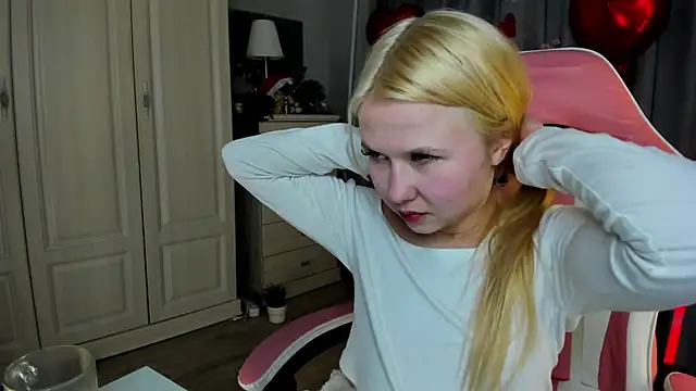 VivieSunn online show from February 2026 04:45:01 AM