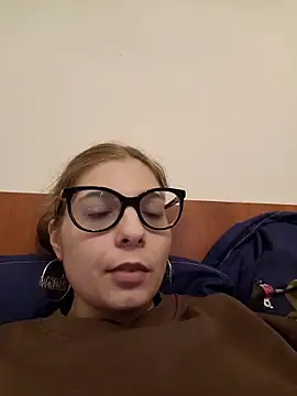 sweetbabygirlforyou online show from April 2026 04:00:02 PM