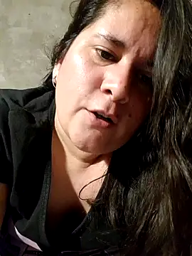 Clara Arg online show from December 2025 02:01:01 AM