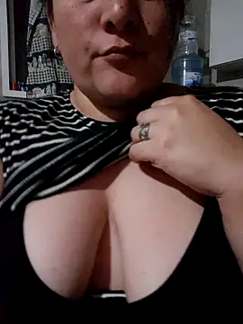 Clara Arg online show from November 2025 02:10:01 AM