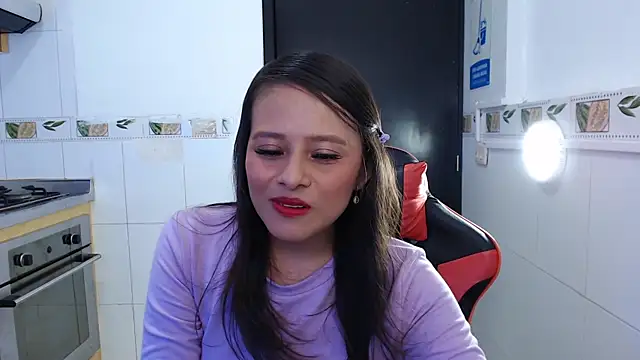 Snapshot of karla_al chatting on November 2025 07:08:01 PM karla al online show from November 2025 07:08:01 PM