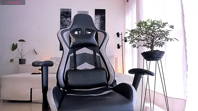 IamKael  online show from January 2026 04:33:02 PM