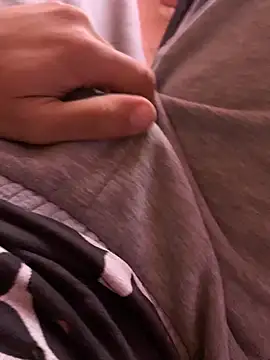 Unique-Man online show from November 2025 01:33:01 PM