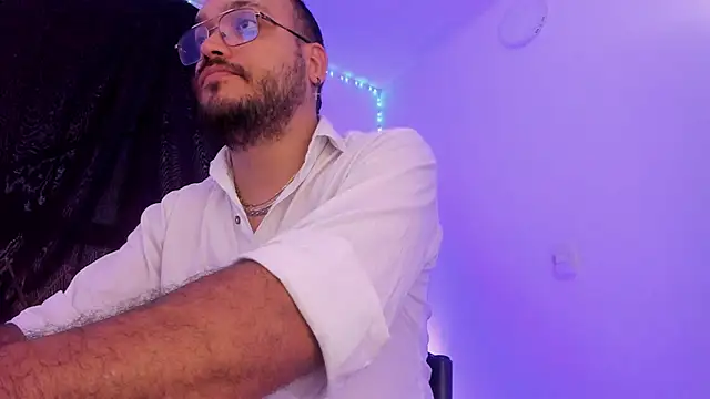 Snapshot of MarkWolfe1 chatting on October 2025 09:47:01 PM MarkWolfe1 online show from October 2025 09:47:01 PM