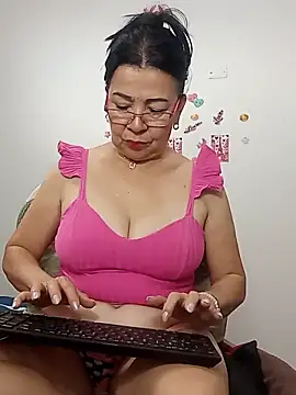 Snapshot of laliItaclark chatting on June 2026 02:29:01 PM laliItaclark online show from June 2026 02:29:01 PM