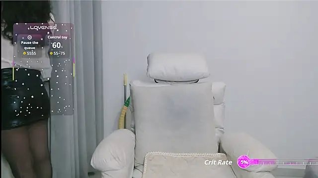 judyli online show from December 2025 12:00:02 PM