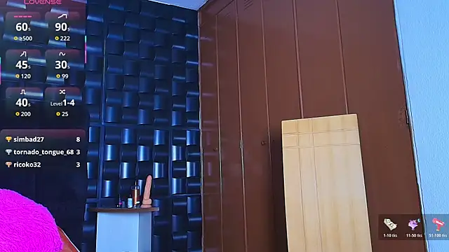 Snapshot of Kesha_rosse_ chatting on November 2025 06:25:01 AM Kesha rosse online show from November 2025 06:25:01 AM