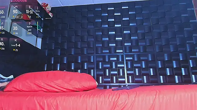 Snapshot of Kesha_rosse_ chatting on December 2025 06:37:01 AM Kesha rosse online show from December 2025 06:37:01 AM