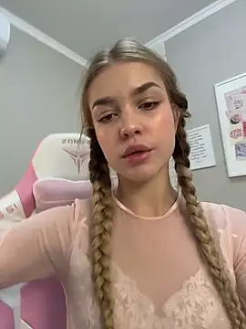 JenniNellson online show from November 2025 05:02:01 PM