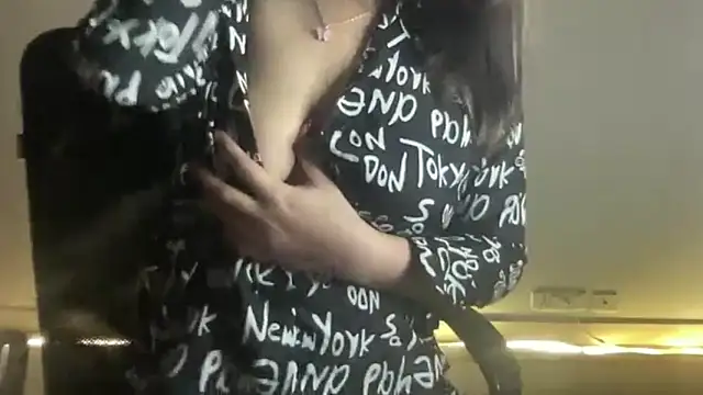 Naughty Mow online show from March 2026 04:51:01 PM