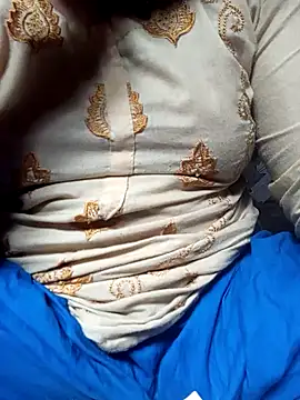 Naughty Mow online show from October 2025 04:00:01 AM