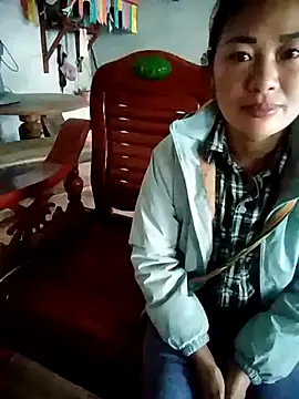 Snapshot of yeu-yeu chatting on October 2025 04:11:01 AM yeu-yeu online show from October 2025 04:11:01 AM