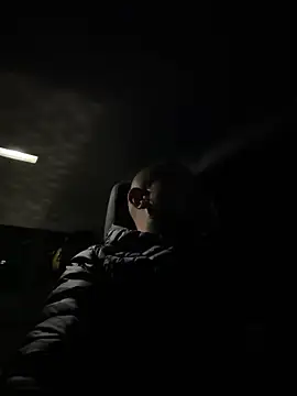 davi73d online show from December 2025 09:31:02 PM