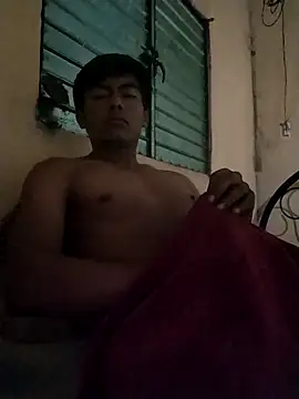 Snapshot of GuzzMiranda18 chatting on December 2025 08:49:01 AM GuzzMiranda18 online show from December 2025 08:49:01 AM