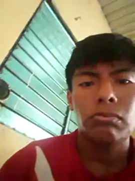 Snapshot of GuzzMiranda18 chatting on November 2025 02:18:02 PM GuzzMiranda18 online show from November 2025 02:18:02 PM