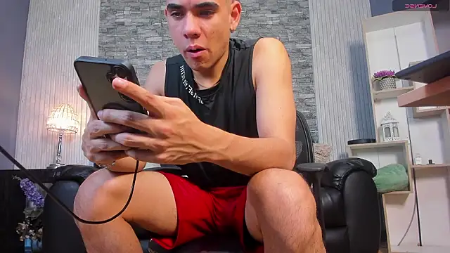 zack joness18 online show from March 2026 05:19:01 AM