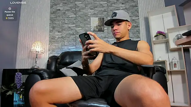zack joness18 online show from May 2026 04:40:01 AM