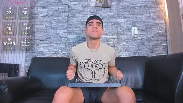 Snapshot of zack_joness18 chatting on November 2025 03:32:01 AM zack joness18 online show from November 2025 03:32:01 AM