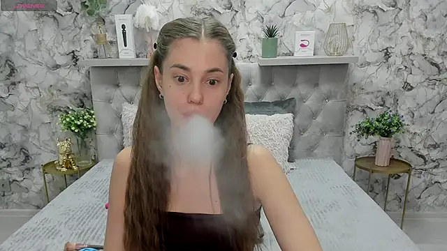 Snapshot of CandysSweet chatting on June 2026 01:14:01 AM CandysSweet online show from June 2026 01:14:01 AM