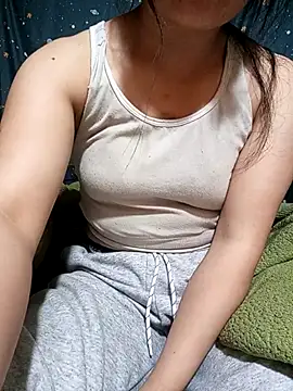 Snapshot of Phoena-a chatting on March 2026 04:27:01 AM Phoena-a online show from March 2026 04:27:01 AM