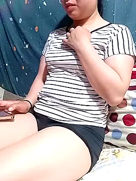 Snapshot of Phoena-a chatting on April 2026 10:03:01 PM Phoena-a online show from April 2026 10:03:01 PM