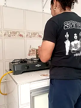 ErosyVenus69 online show from November 2025 05:50:01 PM