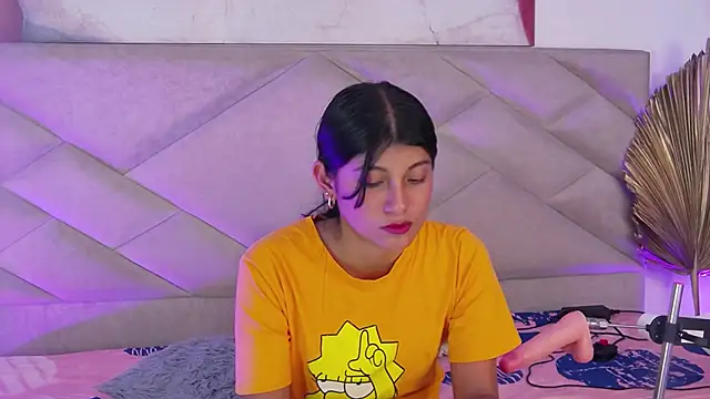 Snapshot of YeseniaRodriguez3 chatting on November 2025 07:40:02 PM YeseniaRodriguez3 online show from November 2025 07:40:02 PM