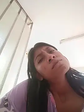 YeseniaRodriguez3 online show from December 2025 03:47:01 PM