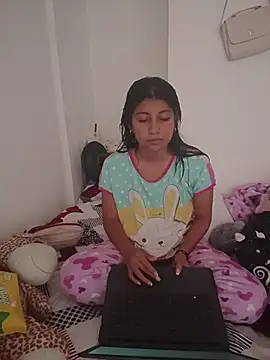 Snapshot of YeseniaRodriguez3 chatting on November 2025 03:45:01 PM YeseniaRodriguez3 online show from November 2025 03:45:01 PM