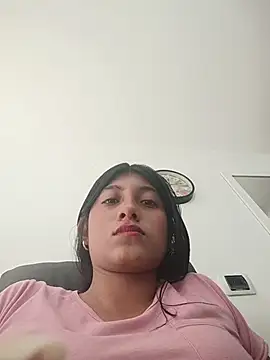 Snapshot of YeseniaRodriguez3 chatting on December 2025 05:06:01 PM YeseniaRodriguez3 online show from December 2025 05:06:01 PM