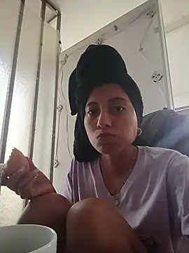 Snapshot of YeseniaRodriguez3 chatting on November 2025 05:34:02 PM YeseniaRodriguez3 online show from November 2025 05:34:02 PM