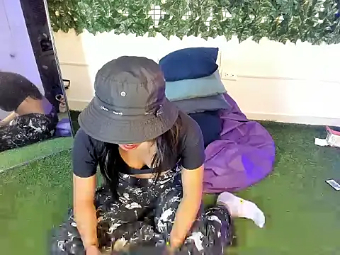 YeseniaRodriguez3 online show from March 2026 01:28:01 PM