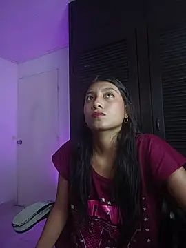 YeseniaRodriguez3 online show from April 2026 07:28:02 PM