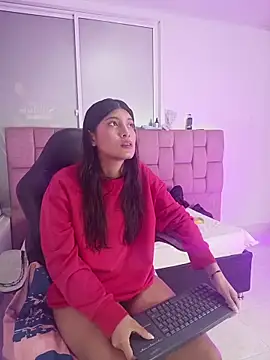 YeseniaRodriguez3 online show from May 2026 12:32:02 PM