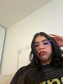 Tatishernandez online show from October 2025 01:35:02 AM