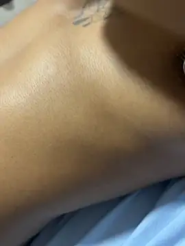 Tatishernandez online show from October 2025 01:41:01 PM