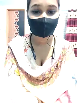Snapshot of cute_mahi07 chatting on October 2025 06:30:02 PM cute mahi07 online show from October 2025 06:30:02 PM