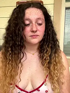 sugasunny04 online show from February 2026 08:28:01 PM