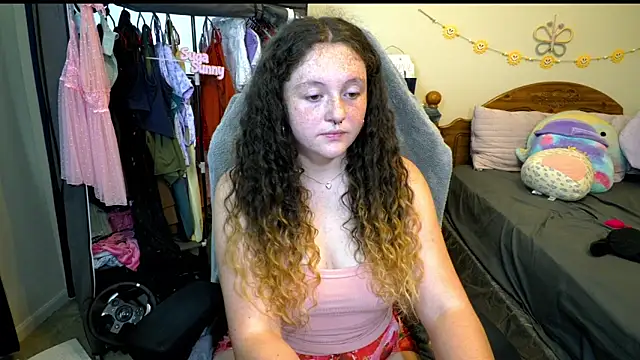 sugasunny04 online show from May 2026 05:43:02 PM