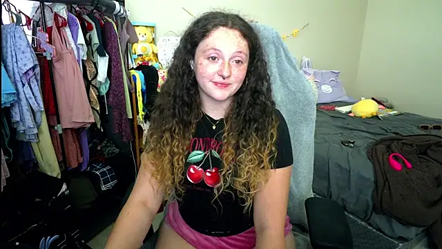sugasunny04 online show from May 2026 06:39:01 PM