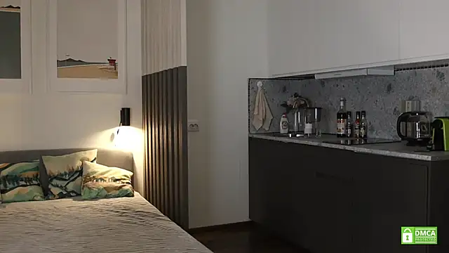 amelie shine online show from December 2025 11:53:02 AM