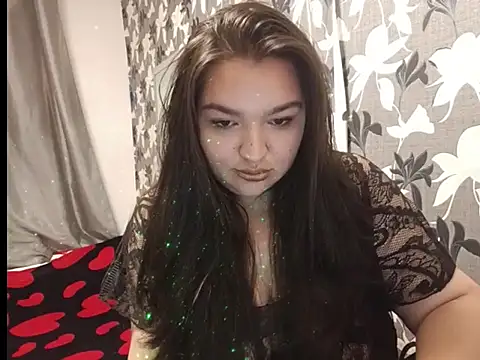 Snapshot of FluffyLuna chatting on October 2025 10:21:01 PM FluffyLuna online show from October 2025 10:21:01 PM