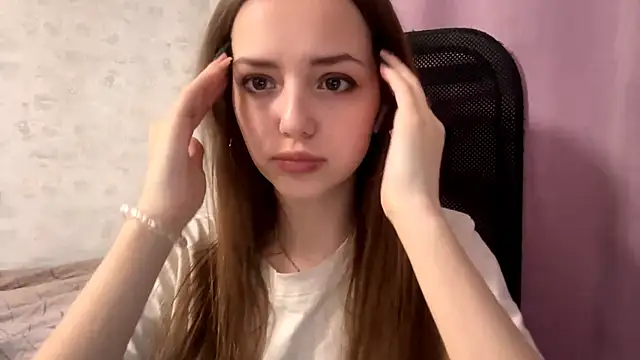 AliceStacy online show from December 2025 08:26:01 AM