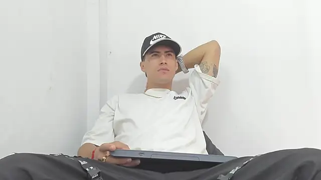 Snapshot of harold_777 chatting on October 2025 11:01:02 PM harold 777 online show from October 2025 11:01:02 PM