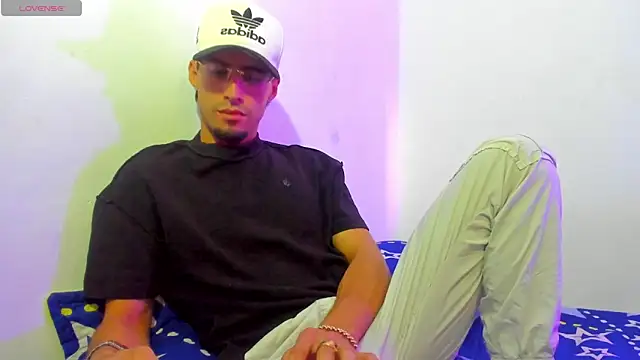 Snapshot of harold_777 chatting on November 2025 09:37:02 PM harold 777 online show from November 2025 09:37:02 PM