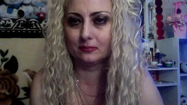 xHot Amazonq online show from December 2025 07:59:02 PM