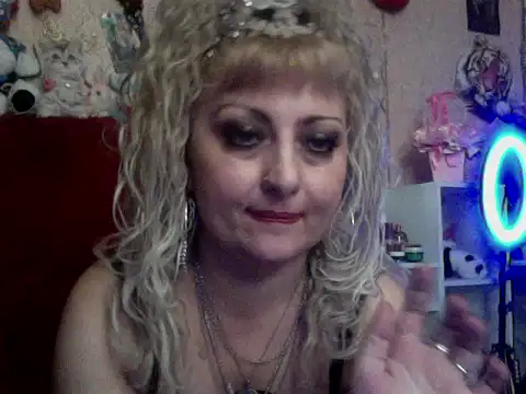 xHot Amazonq online show from October 2025 04:07:02 PM