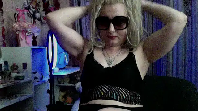 xHot Amazonq online show from March 2026 06:31:02 PM