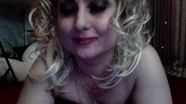 xHot Amazonq online show from January 2026 09:30:01 PM